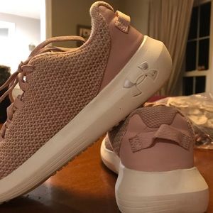 UnderArmour casual sneakers